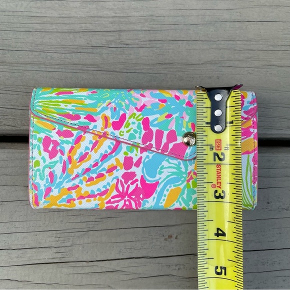 Lilly Pulitzer Collapsible Sunglass Spot Ya Case It’s Always Sunny Somewhere main image 8